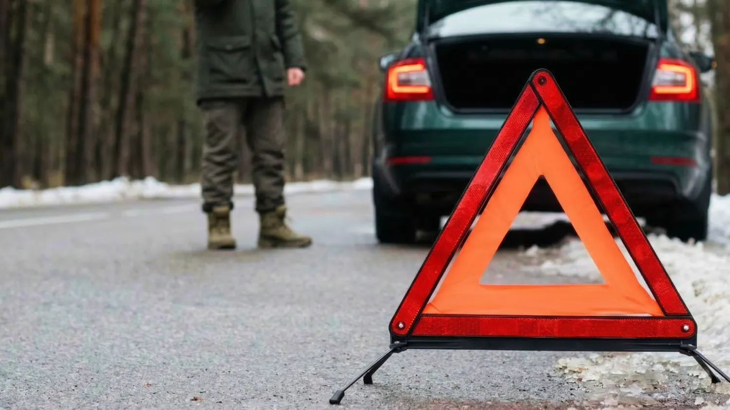 Ямы на дорогах: как избежать повреждений колес и что делать в случае аварии